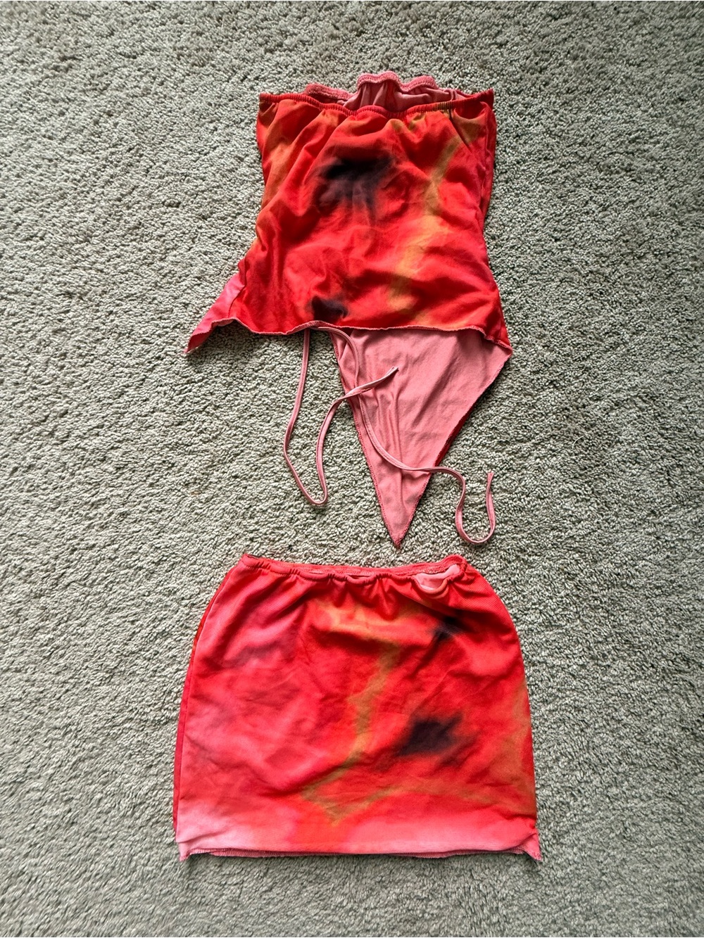 Red Tie-Dye Ruched Two-Piece Set - Picture 6 of 6